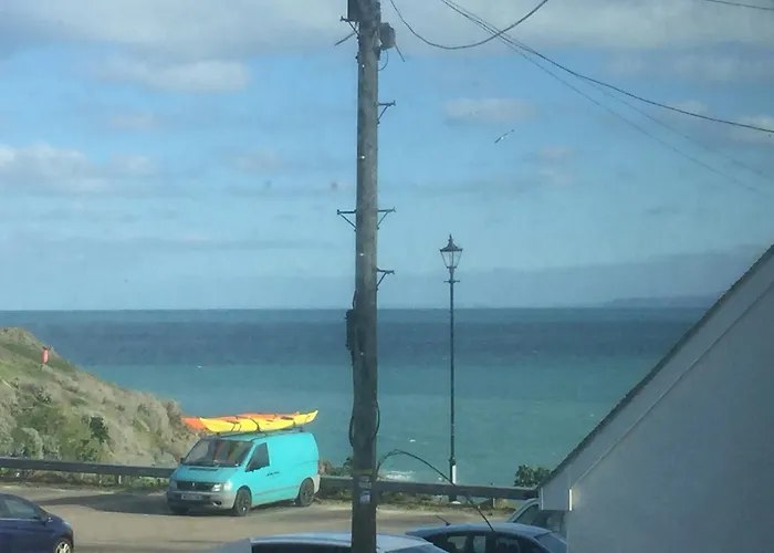 Island View - 3 Bedroom Holiday Cottage - 40M To Porthgwidden Beach - Sleeps 7 - Inc Free Parking