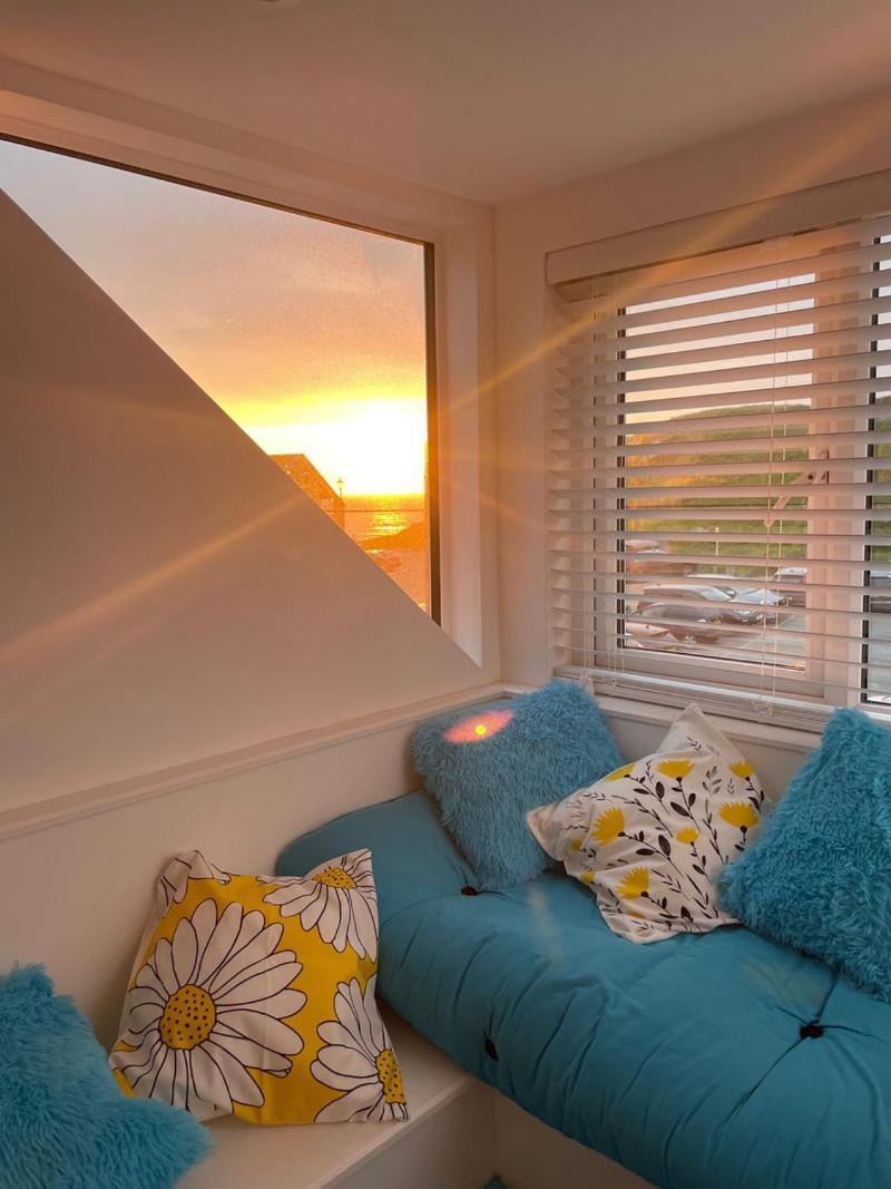 Island View - 3 Bedroom - 40m To Porthgwidden - Sleeps 7 - Inc Free Parking Holiday home St Ives (Cornwall)