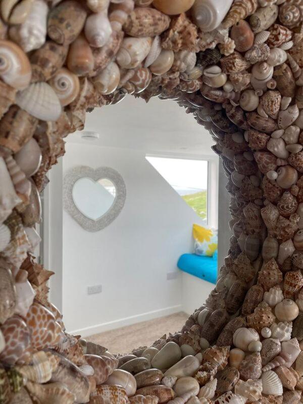 Island View - 3 Bedroom - 40m To Porthgwidden - Sleeps 7 - Inc Free Parking Holiday home