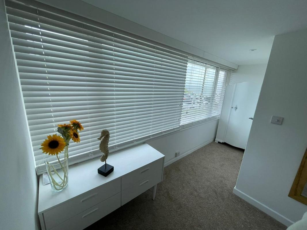 Island View - 3 Bedroom - 40m To Porthgwidden - Sleeps 7 - Inc Free Parking Holiday home