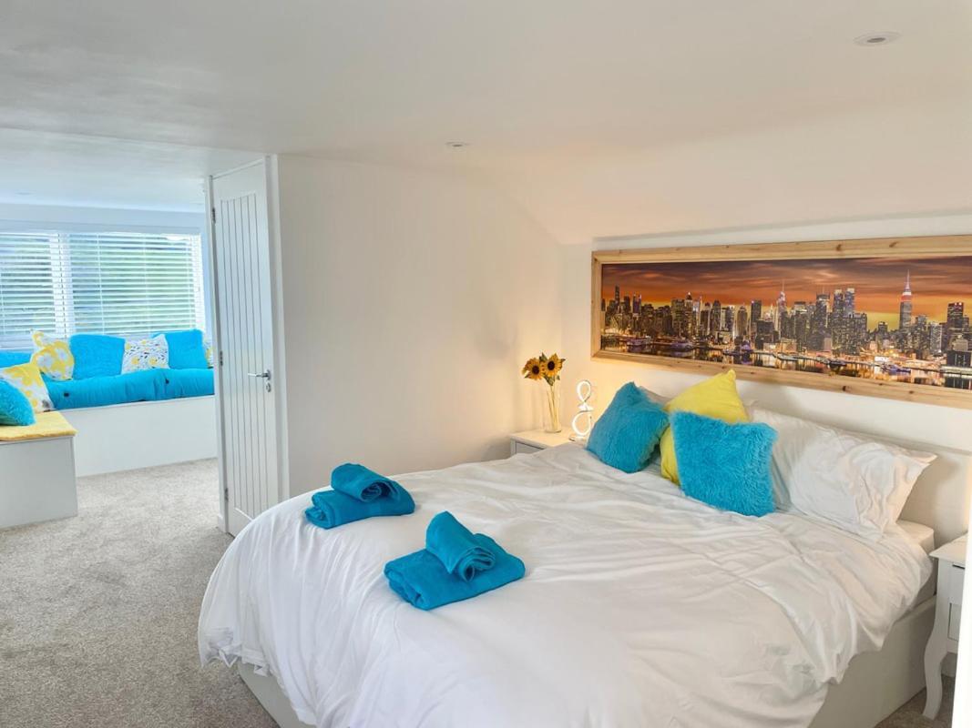 Holiday home Island View - 3 Bedroom - 40m To Porthgwidden - Sleeps 7 - Inc Free Parking