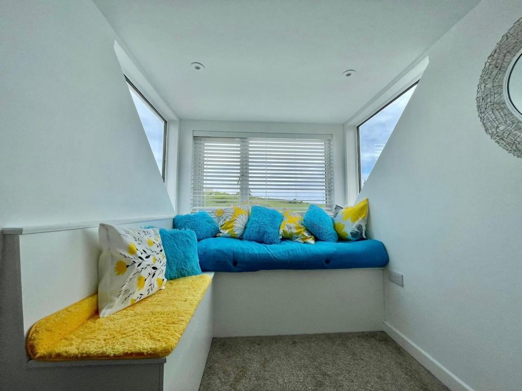 Island View - 3 Bedroom - 40m To Porthgwidden - Sleeps 7 - Inc Free Parking
